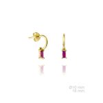 Pendiente de plata de ley con zirconita chapado oro.