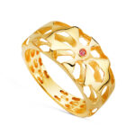 18K SORTIJA ORO AMARILLO FILIGRANA CALADA Y RUBI NATURAL, ANCHO: 10 MM