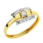 18K SORTIJA ORO BICOLOR CON BANDAS LATERALES Y CIRCONITAS EN CARRIL, ANCHO: 7,5 MM