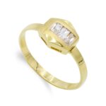 18K SORTIJA ORO AMARILLO CON CIRCONITA TALLA BAGUETTE, ANCHO: 8,5 MM