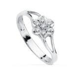 18K SORTIJA ORO BLANCO FLOR Y CIRCONITAS. ANCHO: 6,5 MM