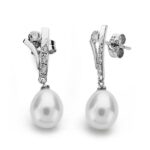 18K PENDIENTES ORO BLANCO PERLA 23X7 MM CIERRE PRESION