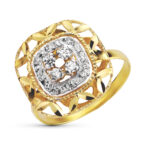 18K SORTIJA ORO BICOLOR CUADRADA CALADA CON HOJAS TALLADAS Y CIRCONITAS, ANCHO: 16 MM