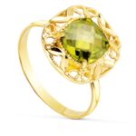 18K SORTIJA ORO AMARILLO CIRCONITA VERDE OLIVA EN CERCO TALLADO, MEDIDA: 14X14 MM