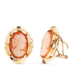 18K PENDIENTES ORO AMARILLO CAMAFEO CERCO TALLADO, MEDIDA: 19X15 MM, CIERRE OMEGA