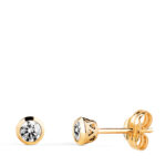 18K PENDIENTES ORO AMARILLO CHATON CON CIRCONITA CANASTILLA CALADA, ANCHO: 4MM, CIERRE PRESION